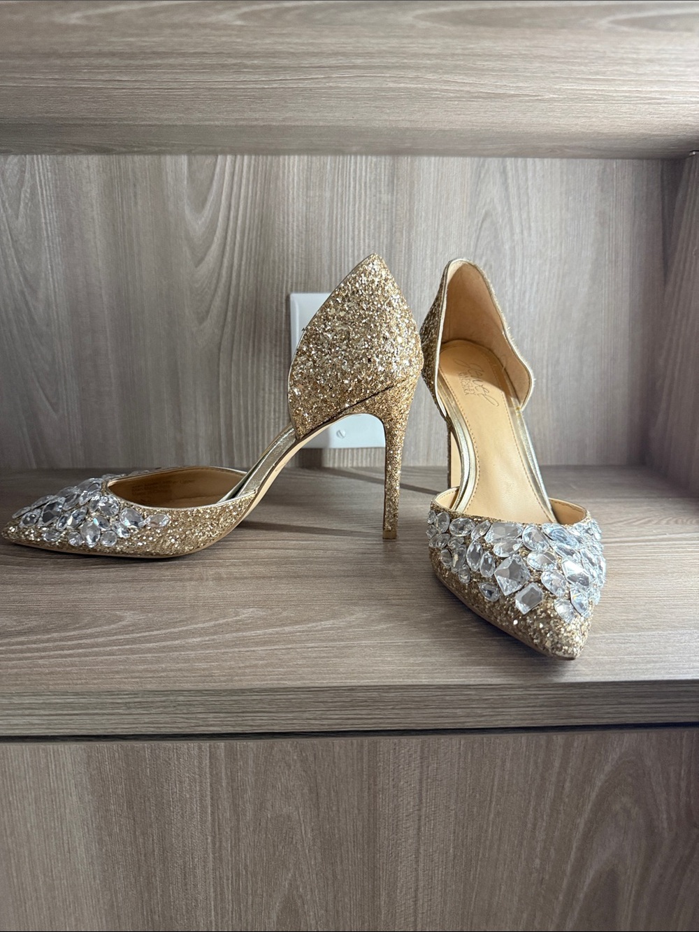 Jewel Badgley Mischka Gold Crystal-Embellished Pointed-Toe Heels